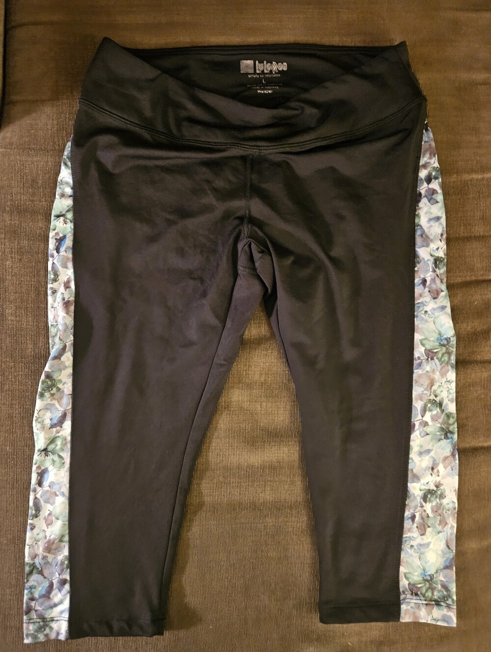 LULAROE JADE Cropped Activewear Leggings-Large (L)-Floral Print
